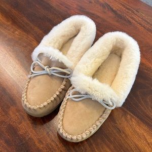 New w/out tags L.L. Bean Wicked Good Moccasin Slippers
